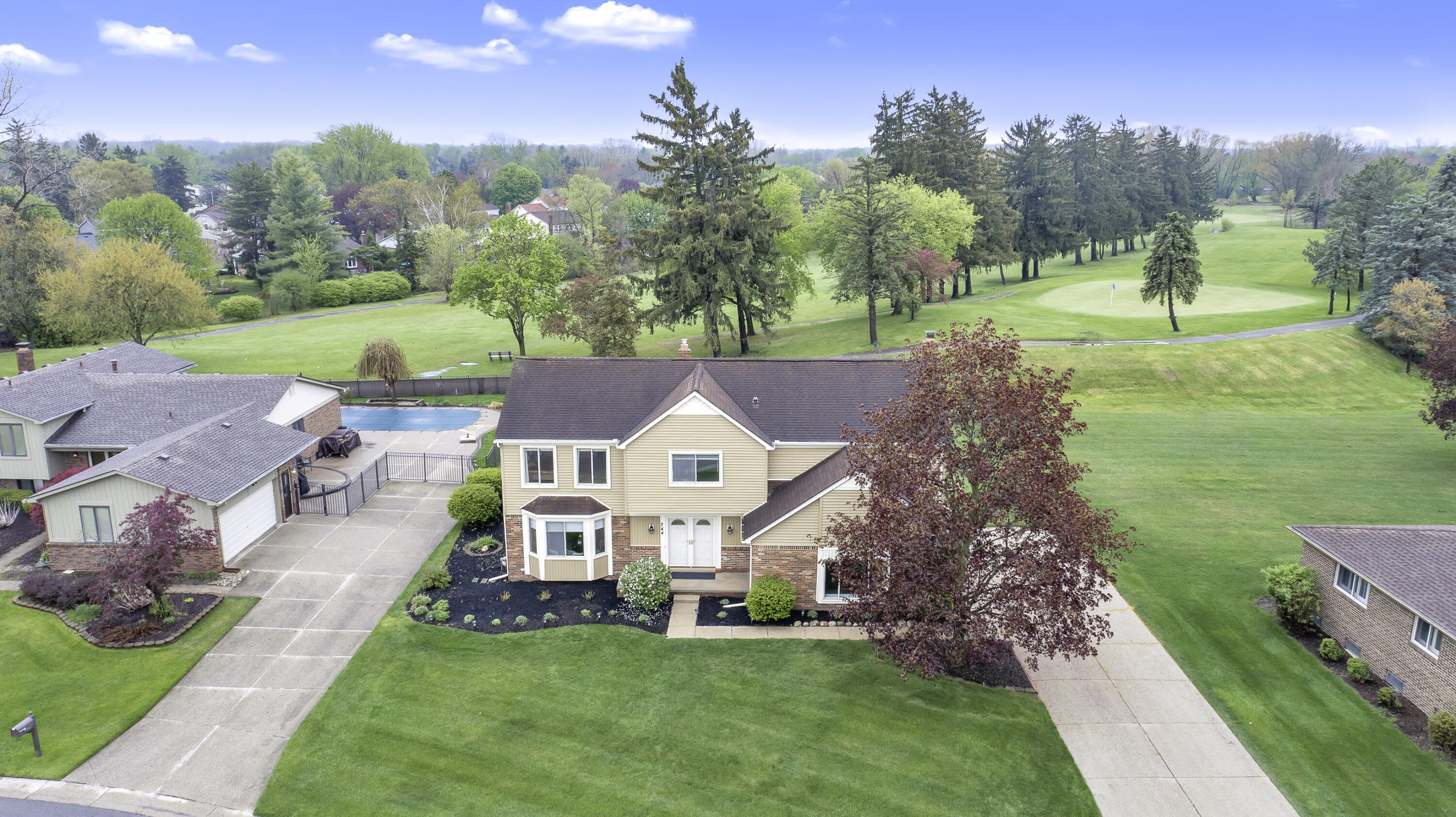 744 Lockmoore Court Rochester Hills, MI 48307 - Photo 11 of 52 DJI_0007