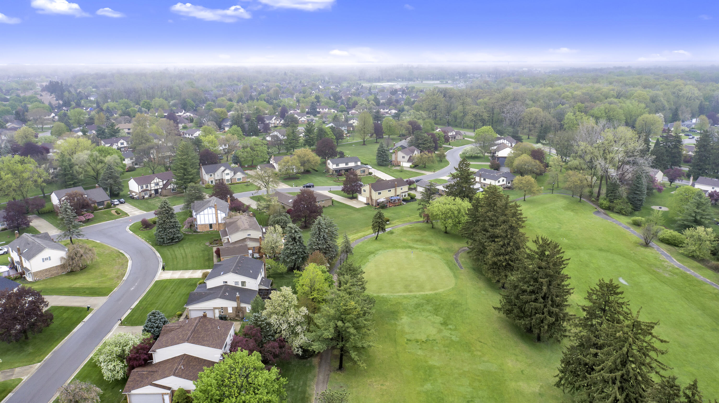 744 Lockmoore Court Rochester Hills, MI 48307 - Photo 13 of 52 DJI_0043