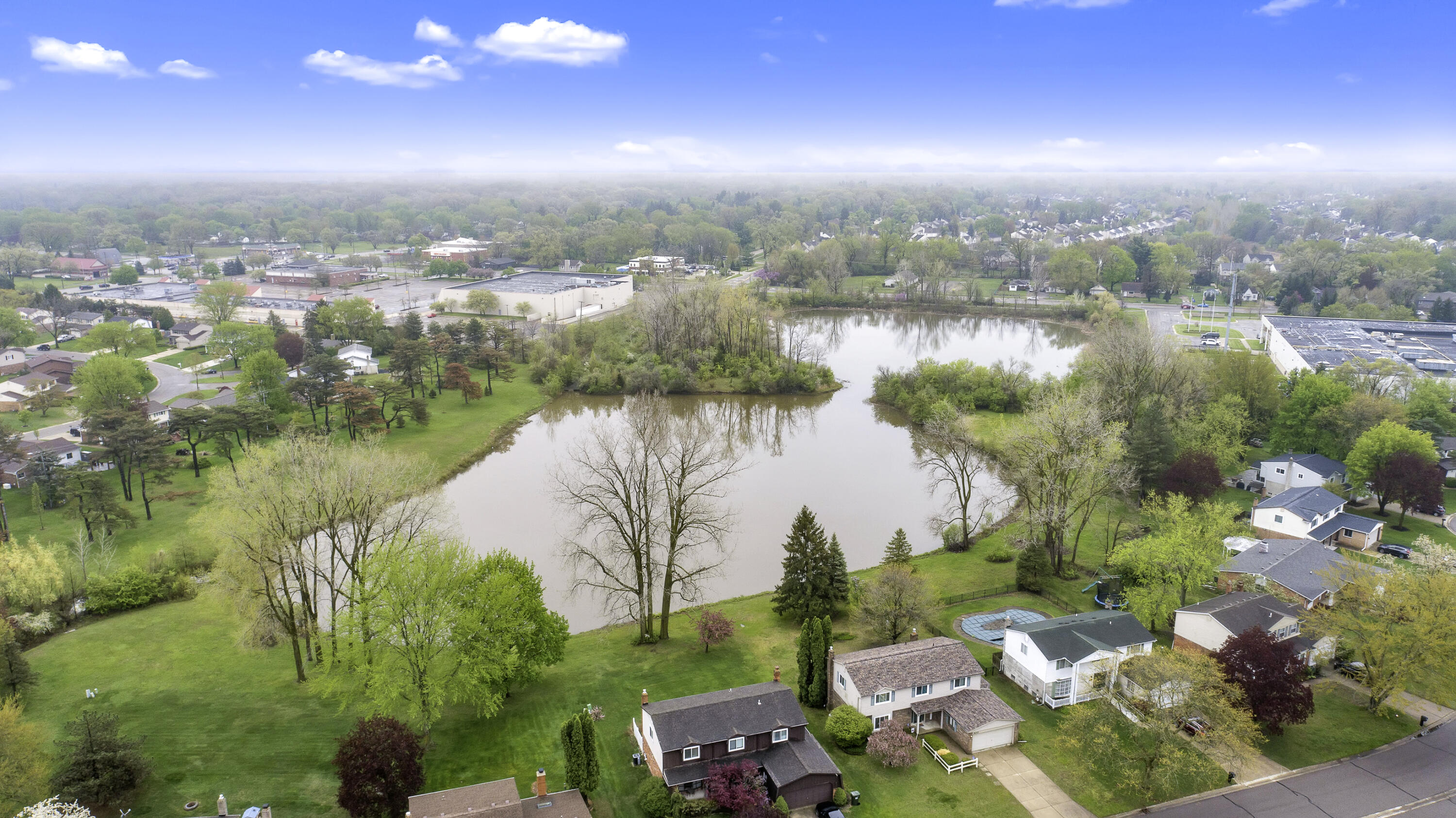 744 Lockmoore Court Rochester Hills, MI 48307 - Photo 18 of 52 DJI_0061