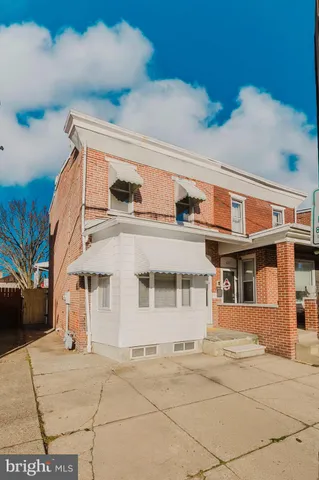 a view of an entryway of a house