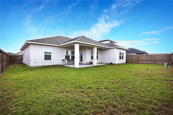 $2,950 | 105 John Russell Drive, Portland, TX 78374