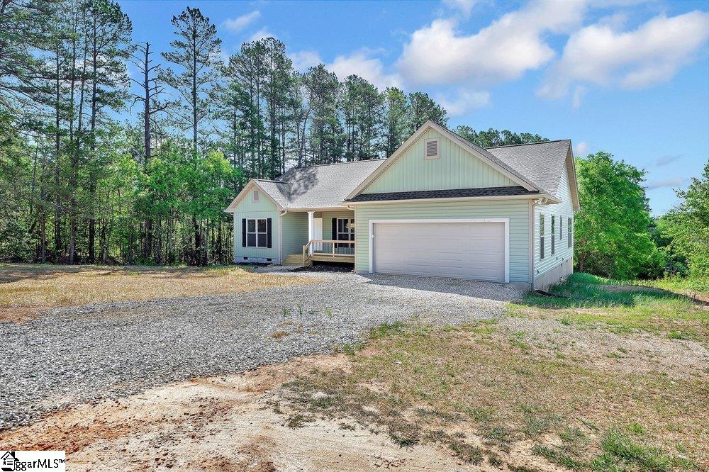 333 Oliver Road Westminster, SC 29693 - Photo 2 of 31