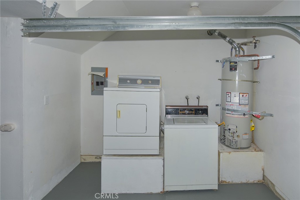 1712 Pepper Street, Unit A Alhambra, CA 91801 - Photo 29 of 39 a utility room with dryer and washer