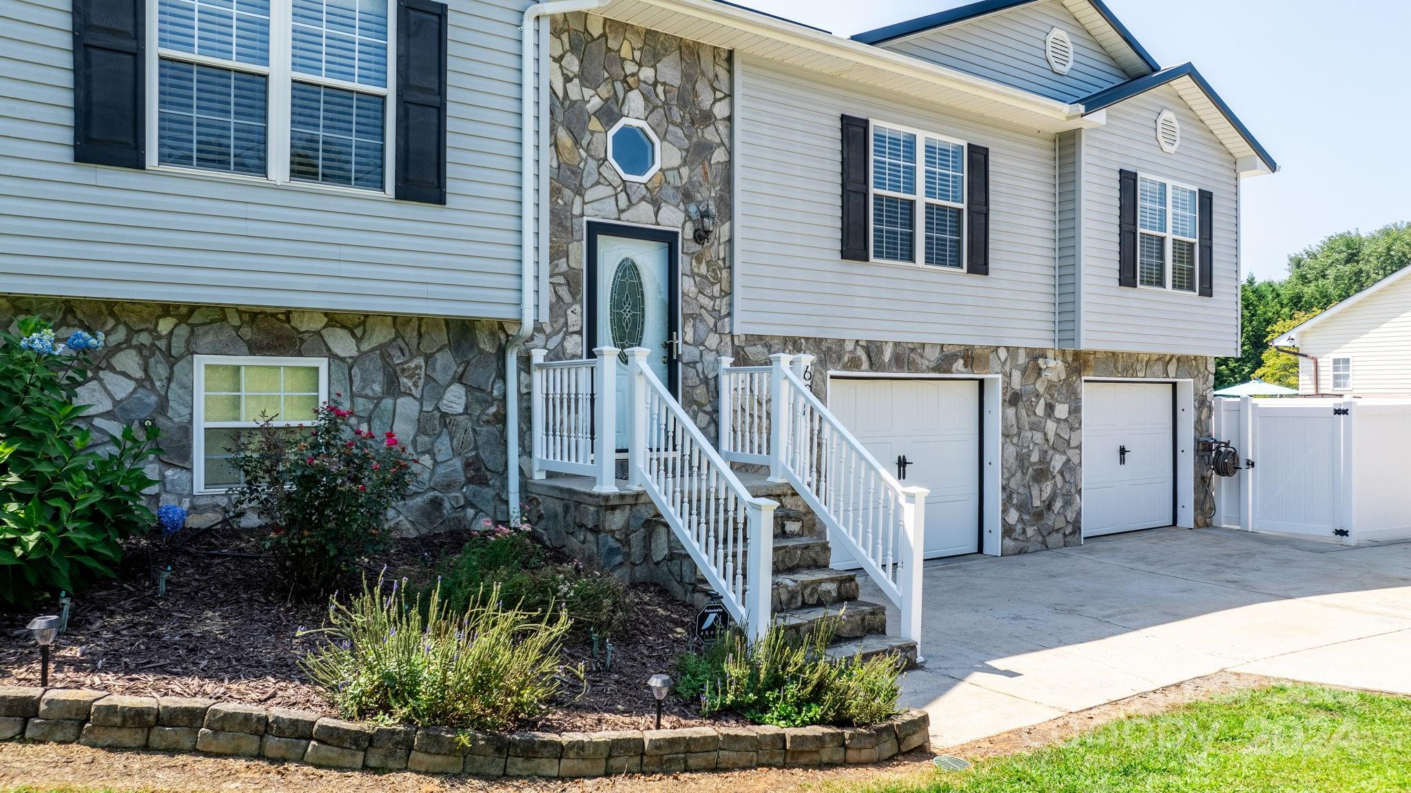 698 Pine Mountain Road Hudson, NC 28638 - Photo 3 of 41 Gallery Image 3