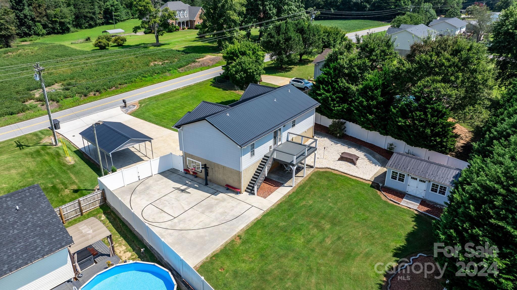698 Pine Mountain Road Hudson, NC 28638 - Photo 8 of 41 Gallery Image 8