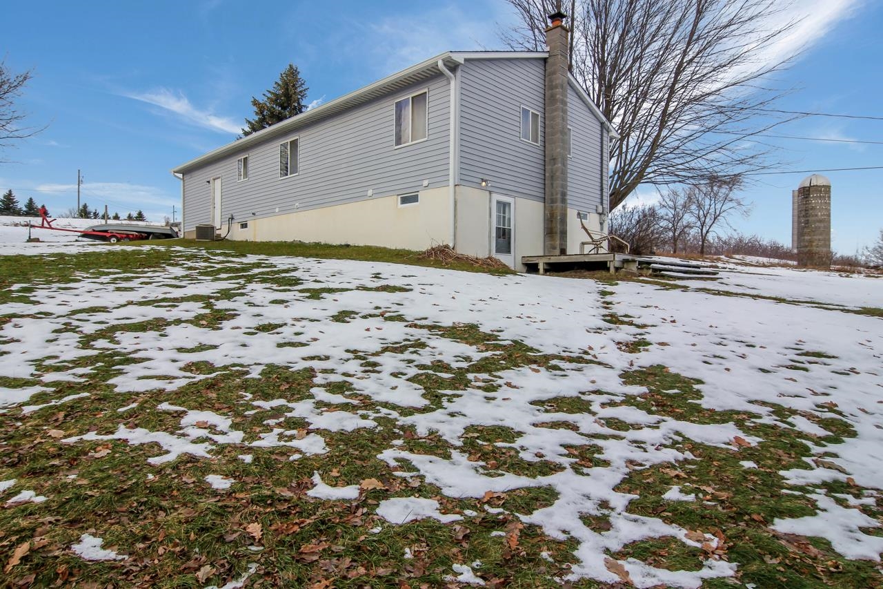 7756 East Birch Point Road Traverse City, MI 49684 - Photo 27 of 30 1895652-26.JPG