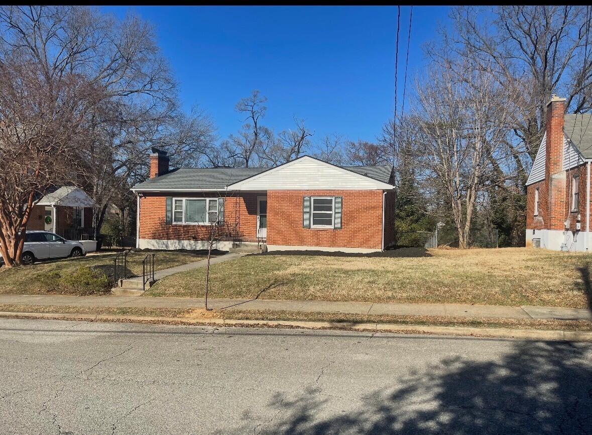 2615 Laburnum Avenue Southwest Roanoke, VA 24015 - Photo 1 of 10 Laburnum