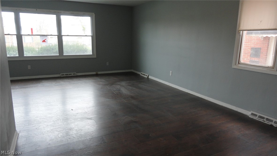 13578 Cedar Road Cleveland, OH 44118 - Photo 4 of 24