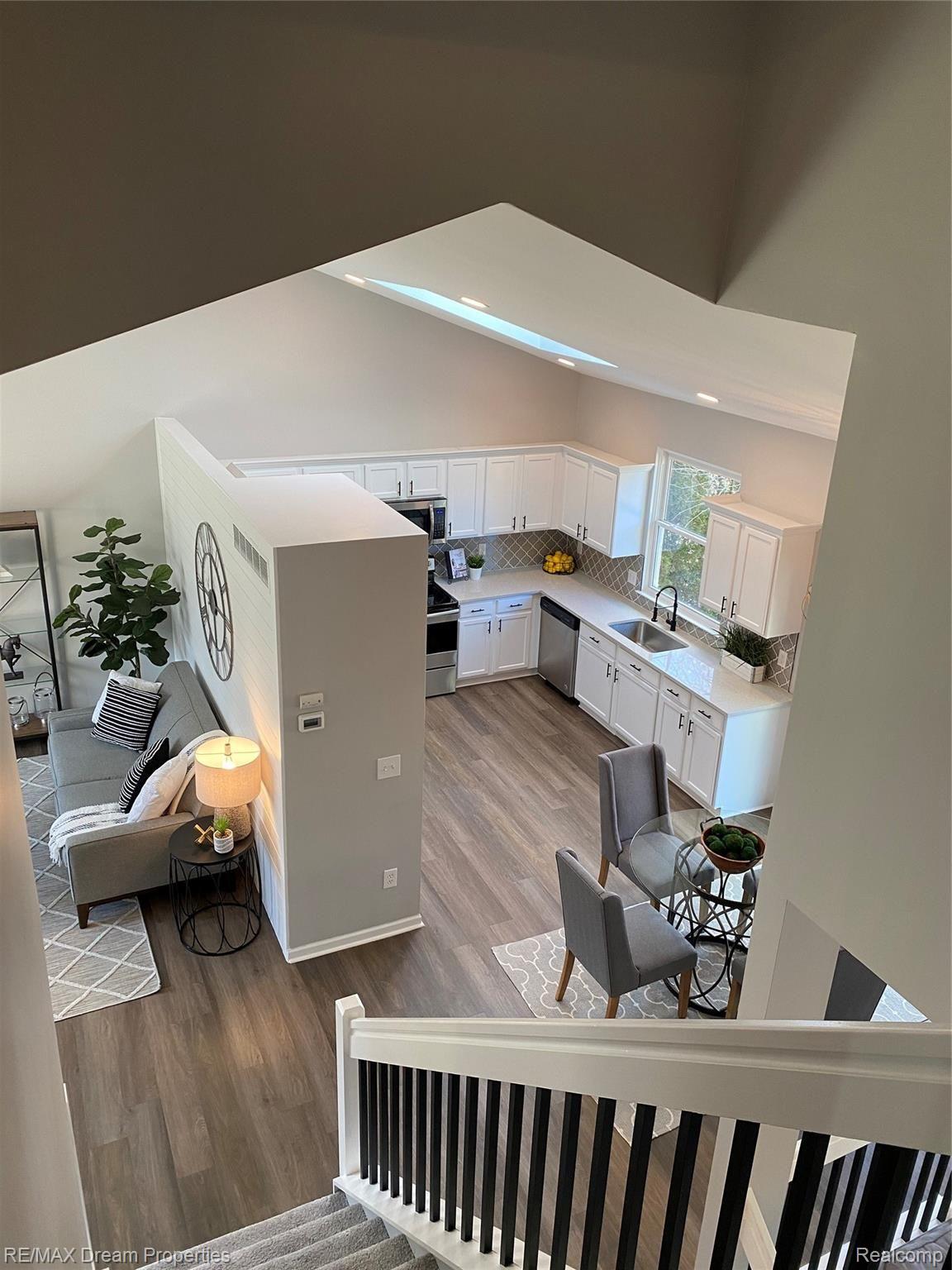 2563 Ravineside South Howell, MI 48843 - Photo 10 of 31 DR3.jpg