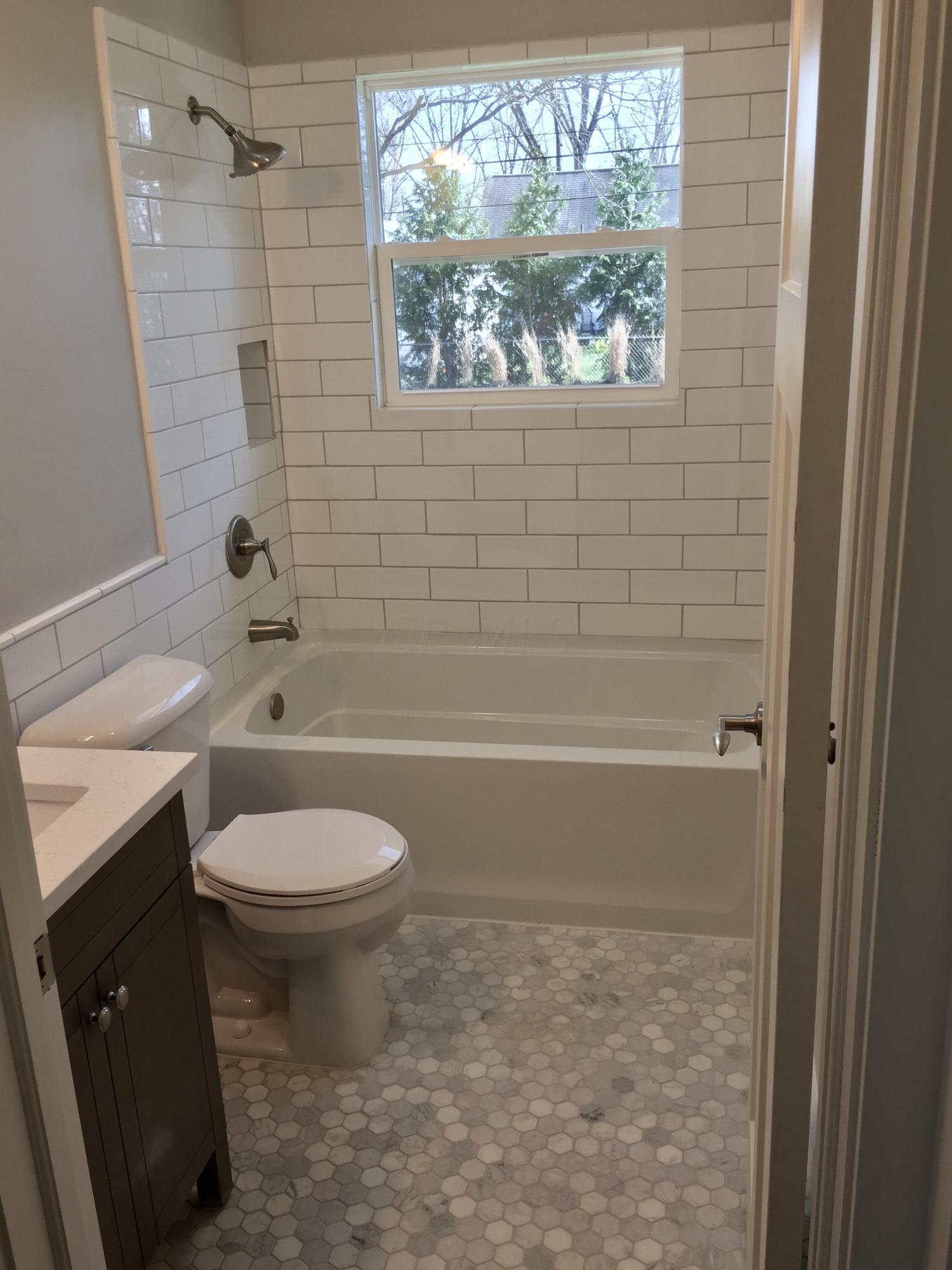 2245 Nottingham Road Columbus, OH 43221 - Photo 14 of 27