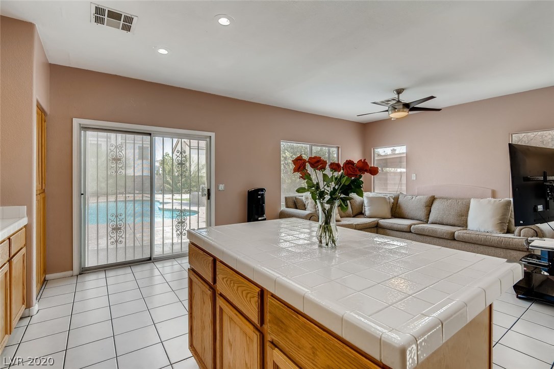 7520 Frontier Ranch Lane Las Vegas, NV 89113 - Photo 10 of 29