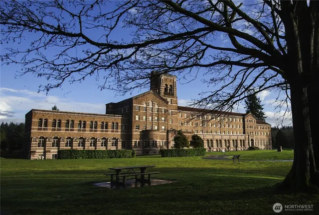 $340,000 | 13720 Holmes Point Drive Northeast, Kirkland, WA 98034