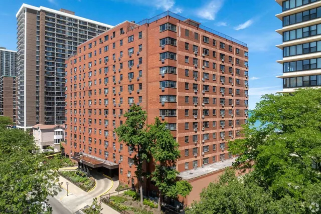 $1,825 | 5815 North Sheridan Road, Unit 706, Chicago, IL 60660
