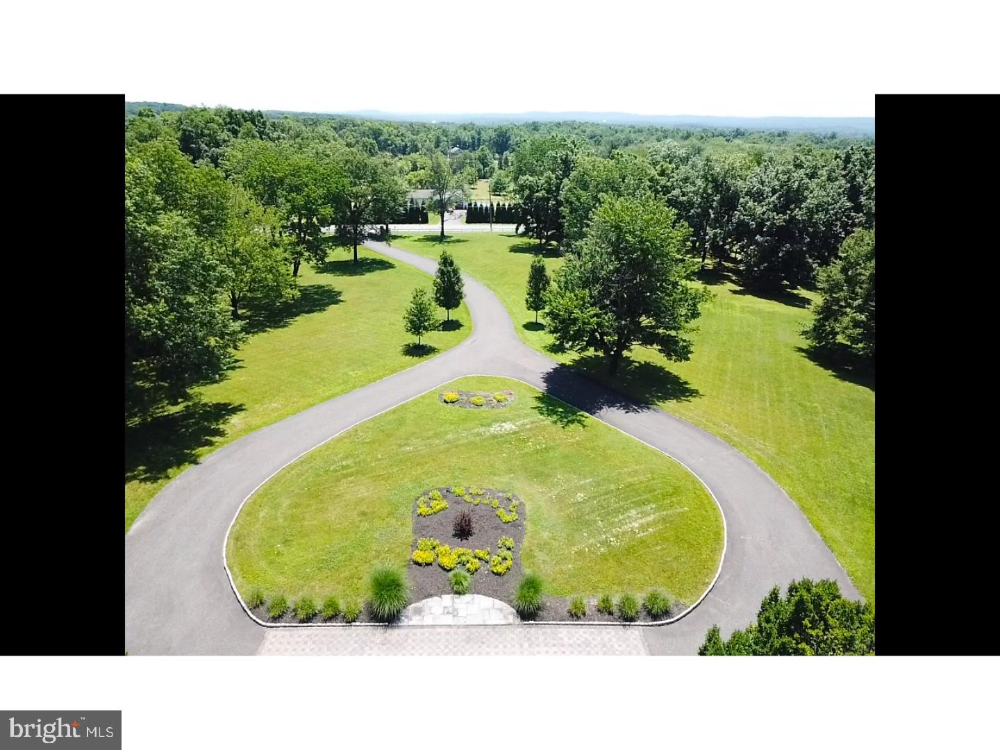 393 Layfield Road Perkiomenville, PA 18074 - Photo 21 of 25 Driveway