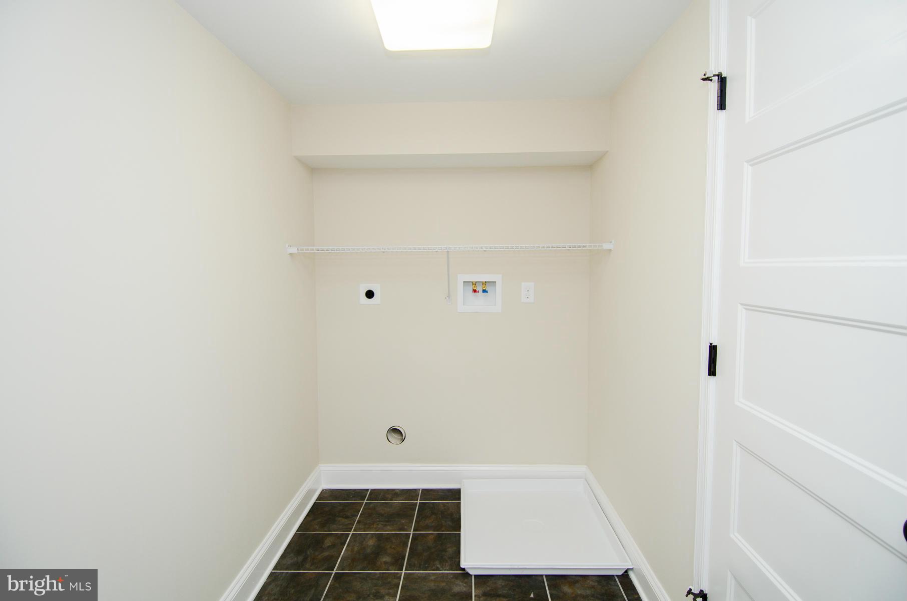 181 Hollen Road Baltimore, MD 21212 - Photo 23 of 30 a bathroom with a sink