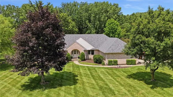 $575,000 | 1465 Meadowlands Drive, Fairborn, OH 45324