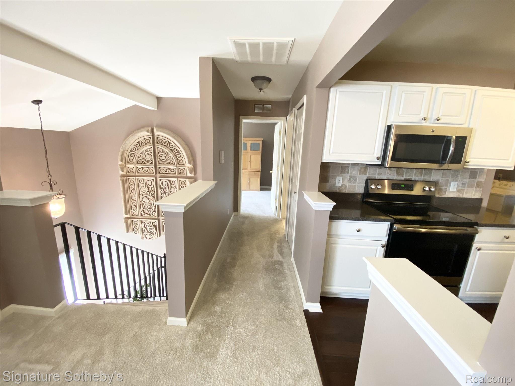 1796 Flagstone Circle Rochester, MI 48307 - Photo 12 of 28 13.jpeg