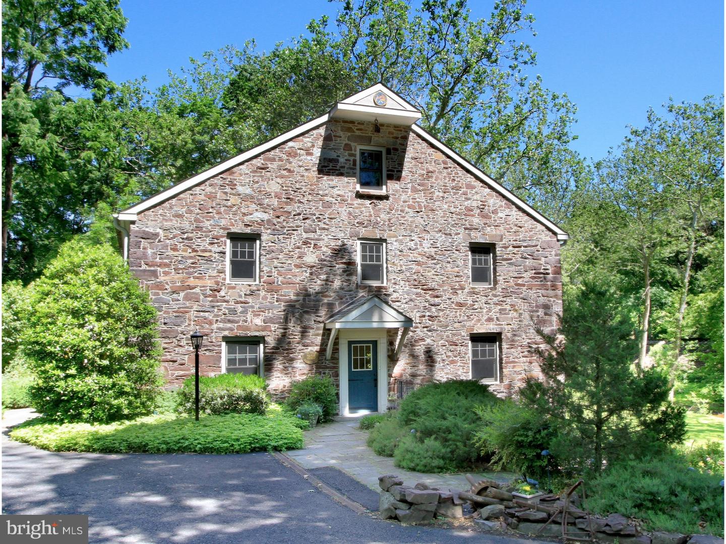 10 Old Mill Road New Hope, PA 18938 - Photo 2 of 25
