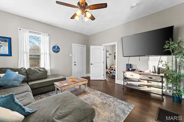 $215,000 | 420 South Walnut Street, Trenton, IL 62293