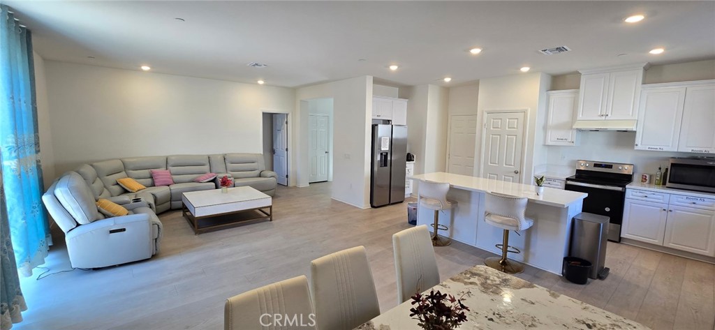 19427 Seeding Palace Circle Riverside, CA 92507 - Photo 14 of 69