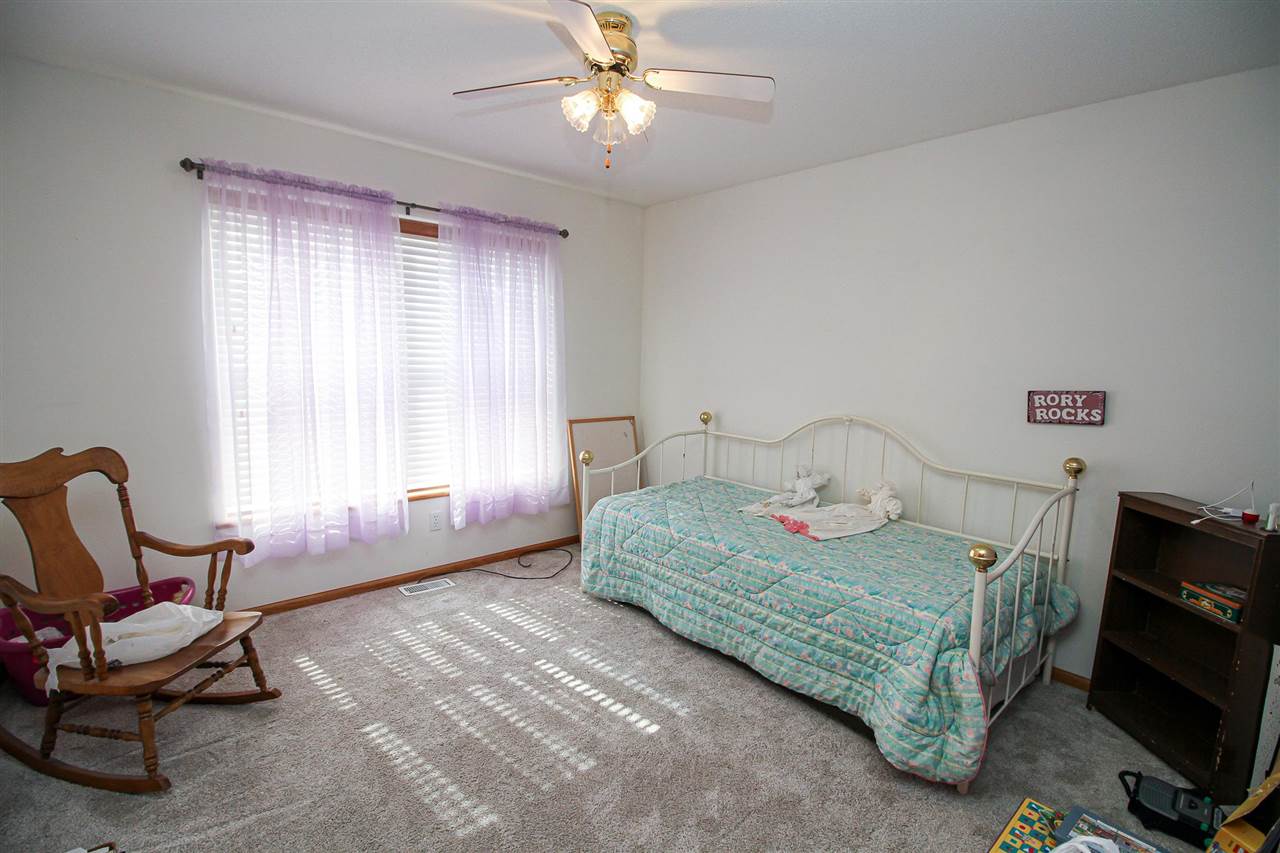 104 Whispering Wind Lane Center Point, IA 52213 - Photo 13 of 24 Gallery Image 13