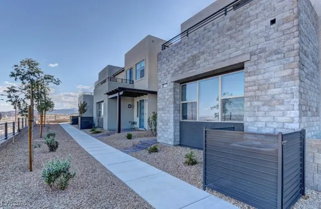 $2,800 | 1420 Song Lark Lane, Las Vegas, NV 89138