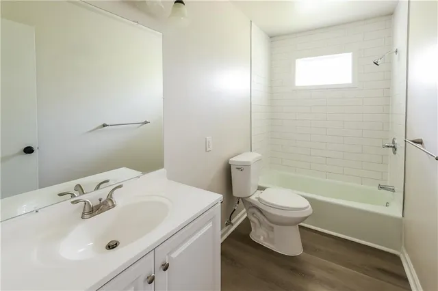 $2,230 | 6924 Northwest Pleasant View Court, Kansas City, MO 64152