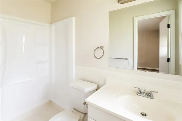 $2,230 | 6924 Northwest Pleasant View Court, Kansas City, MO 64152