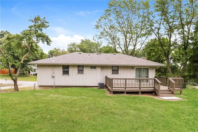 $2,230 | 6924 Northwest Pleasant View Court, Kansas City, MO 64152