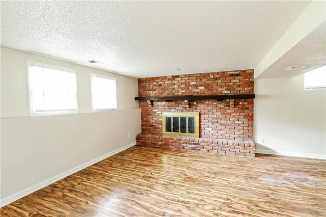 $2,230 | 6924 Northwest Pleasant View Court, Kansas City, MO 64152