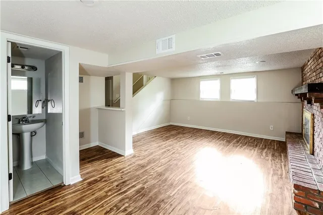 $2,230 | 6924 Northwest Pleasant View Court, Kansas City, MO 64152