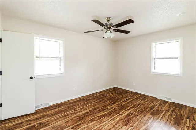 $2,230 | 6924 Northwest Pleasant View Court, Kansas City, MO 64152