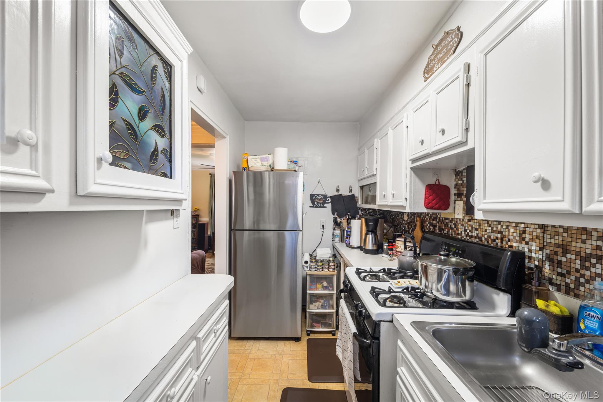 224-23 Manor Road, Unit B250 Queens, NY 11427 - Photo 8 of 15