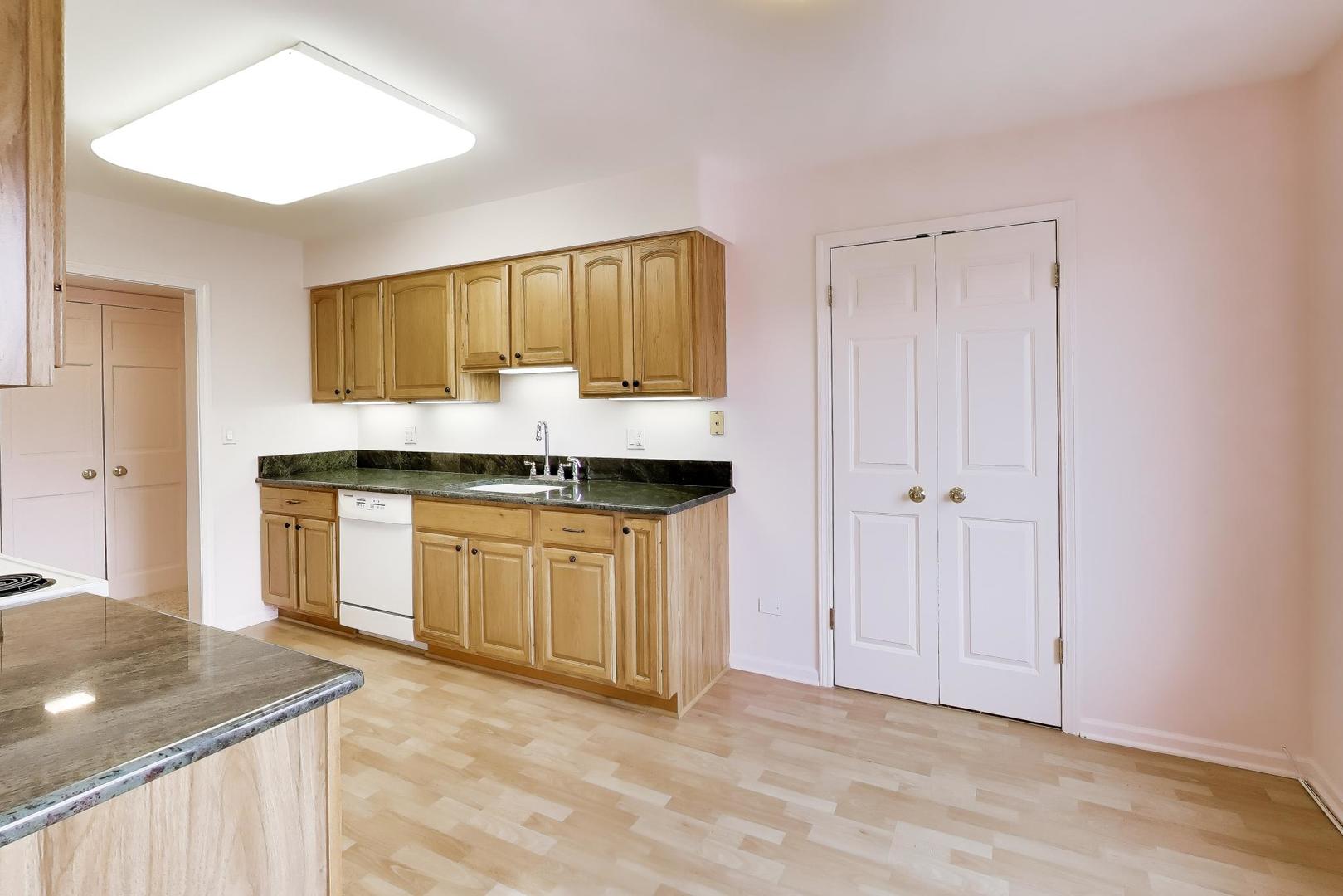 308 North Happ Road, Unit 201 Northfield, IL 60093 - Photo 20 of 45