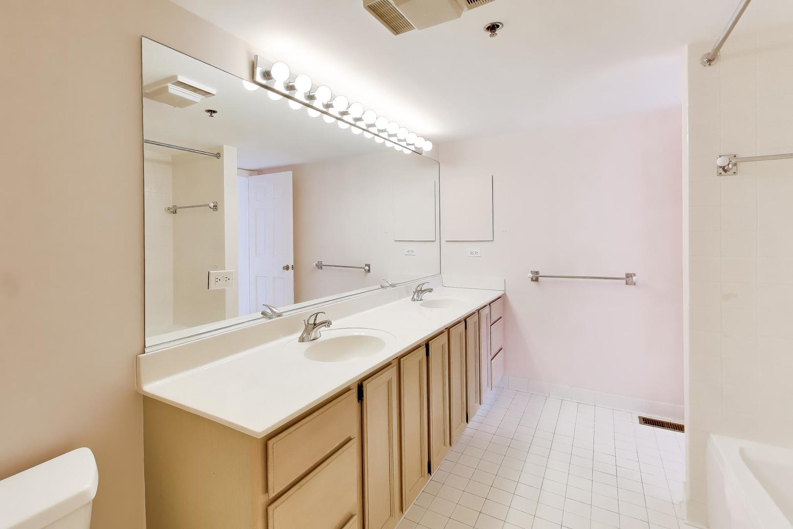 308 North Happ Road, Unit 201 Northfield, IL 60093 - Photo 24 of 45