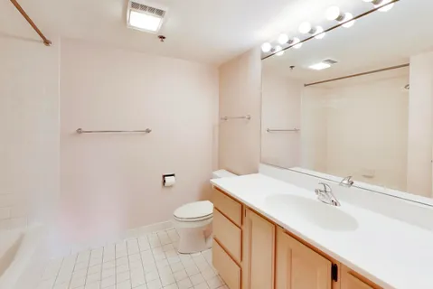 $375,000 | 308 North Happ Road, Unit 201, Northfield, IL 60093