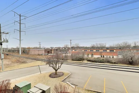 $375,000 | 308 North Happ Road, Unit 201, Northfield, IL 60093