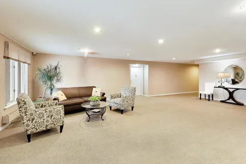 $375,000 | 308 North Happ Road, Unit 201, Northfield, IL 60093