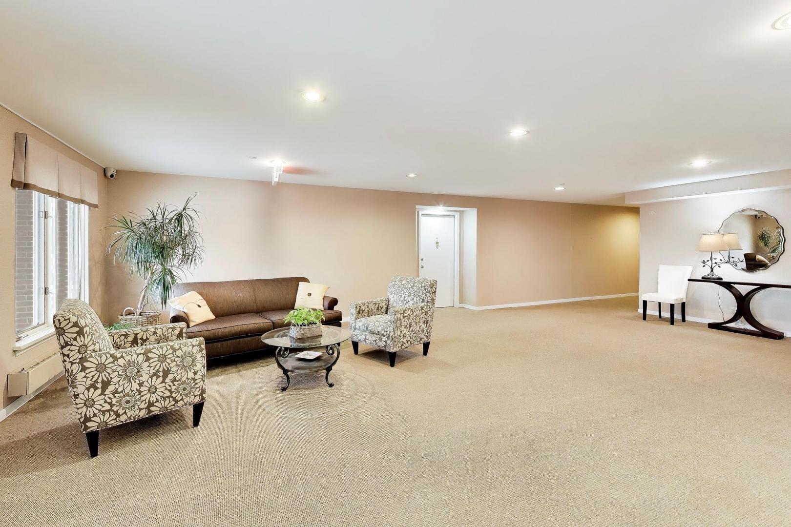 308 North Happ Road, Unit 201 Northfield, IL 60093 - Photo 5 of 45