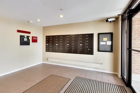 $375,000 | 308 North Happ Road, Unit 201, Northfield, IL 60093