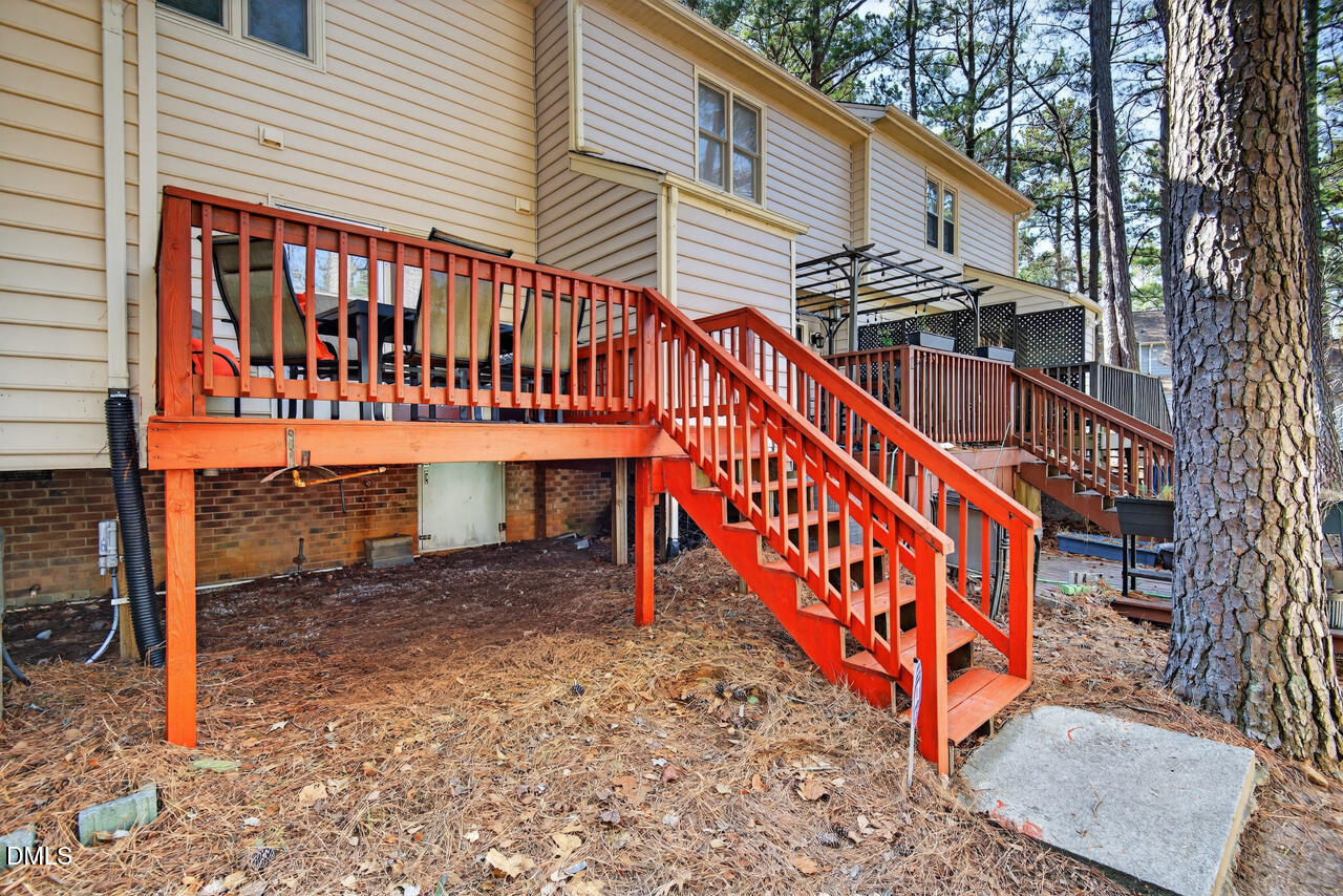 704 Benchmark Drive Raleigh, NC 27615 - Photo 31 of 39 Deck