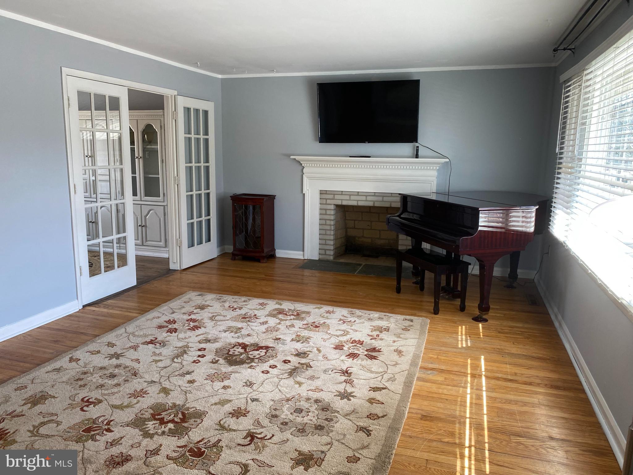 2407 Marleton Drive Wilmington, DE 19810 - Photo 2 of 29 Living room