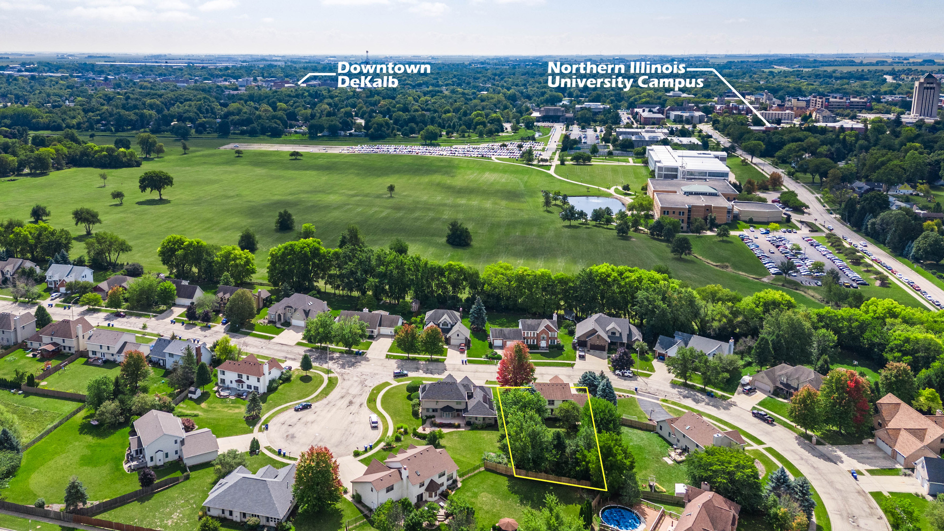 649 Fox Hollow Court DeKalb, IL 60115 - Photo 36 of 38 a view of a city