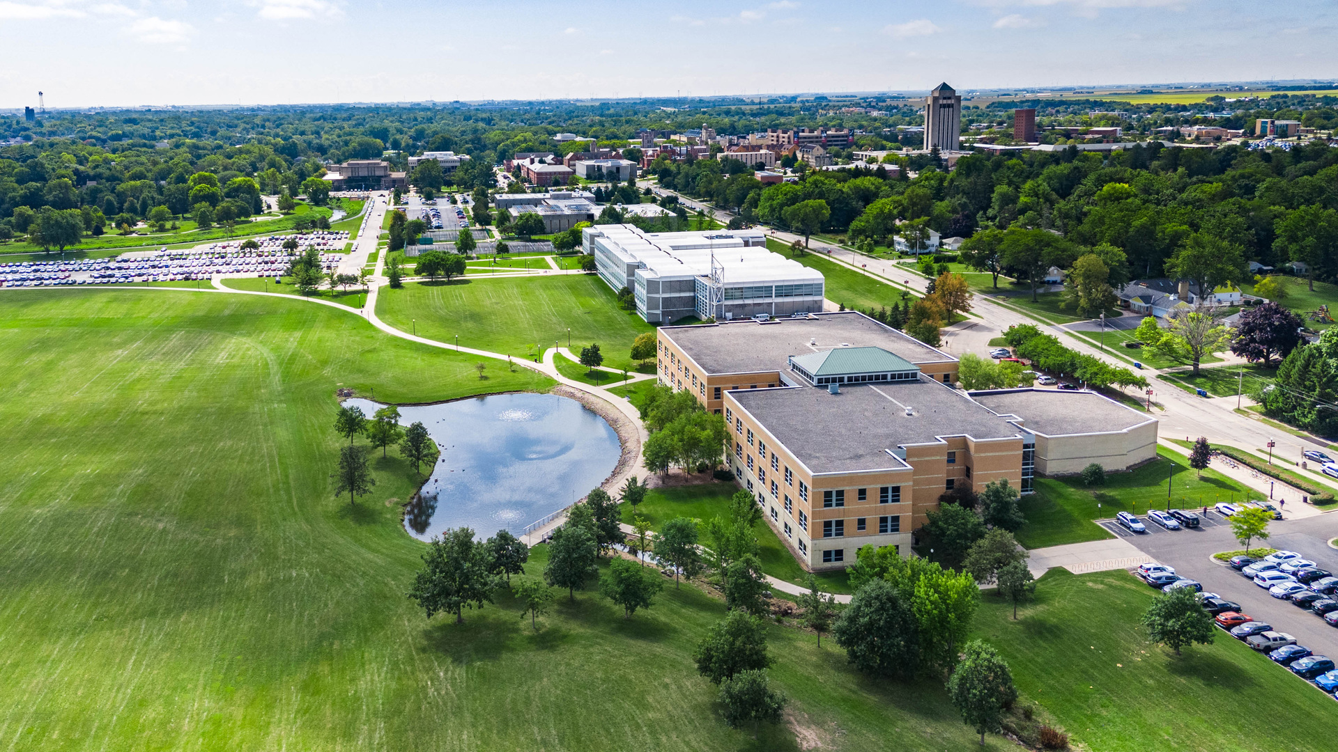 649 Fox Hollow Court DeKalb, IL 60115 - Photo 37 of 38 a view of a city