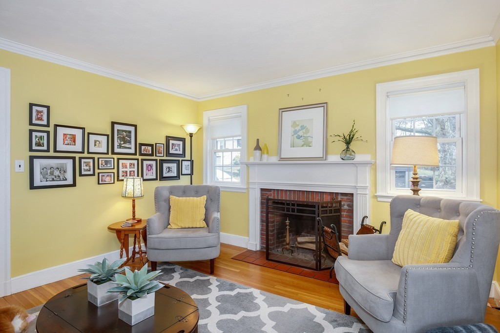 36 Clinton Road Melrose, MA 02176 - Photo 4 of 27 Gallery Image 4
