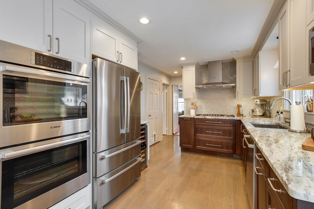 36 Clinton Road Melrose, MA 02176 - Photo 8 of 27 Gallery Image 8