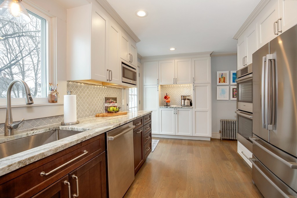 36 Clinton Road Melrose, MA 02176 - Photo 9 of 27 Gallery Image 9