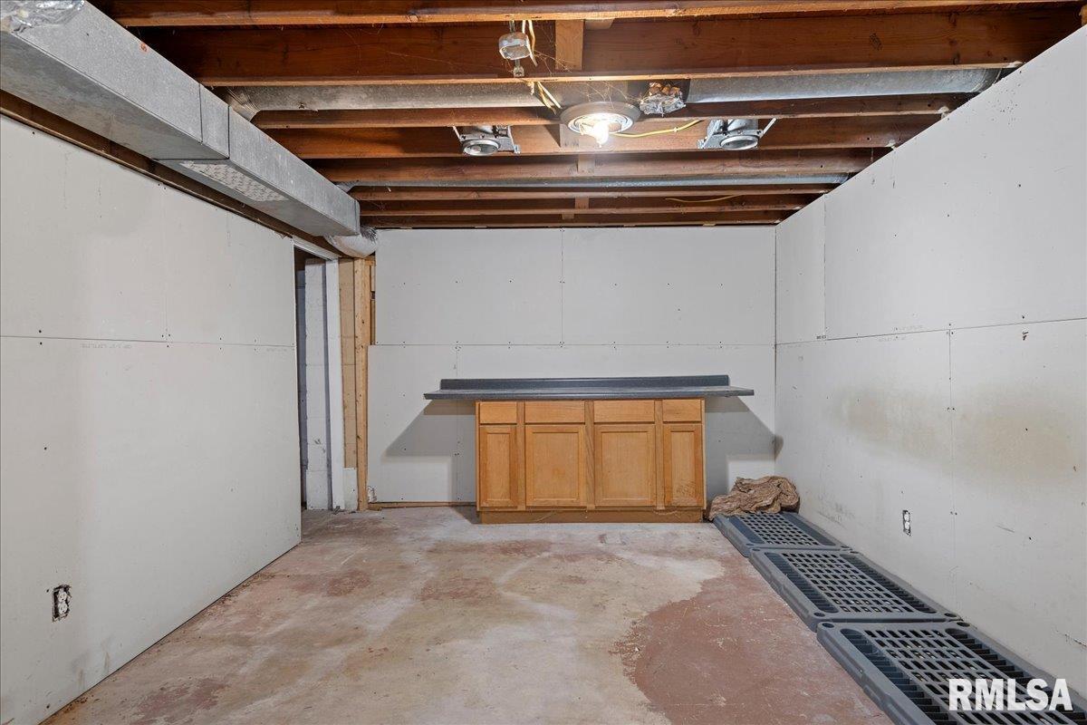 501 Sattley Street Rochester, IL 62563 - Photo 26 of 34