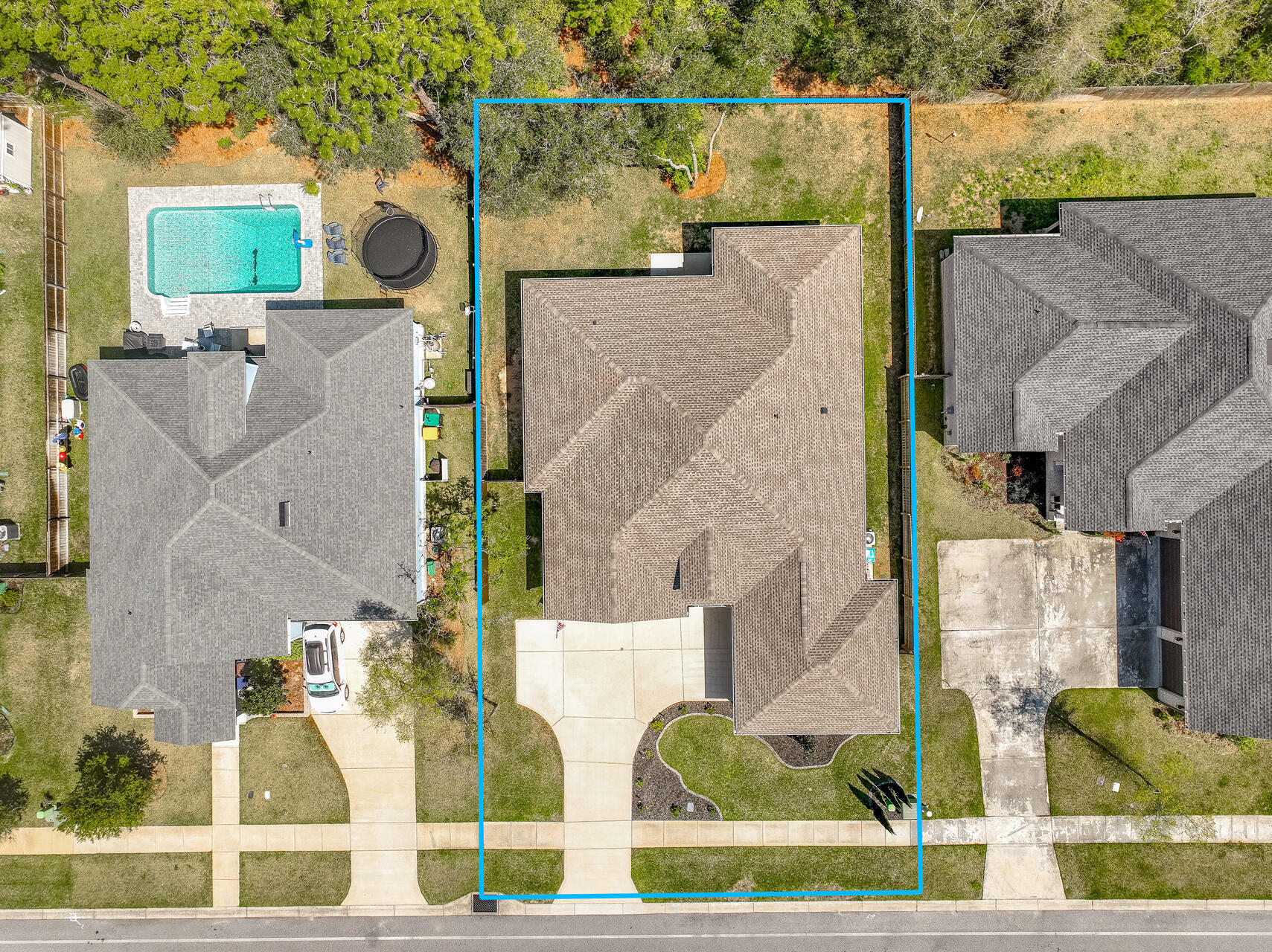 1160 Deer Moss Loop Niceville, FL 32578 - Photo 47 of 60 front view of a house with a yard