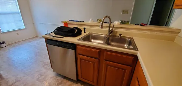 a close view of sink and tap